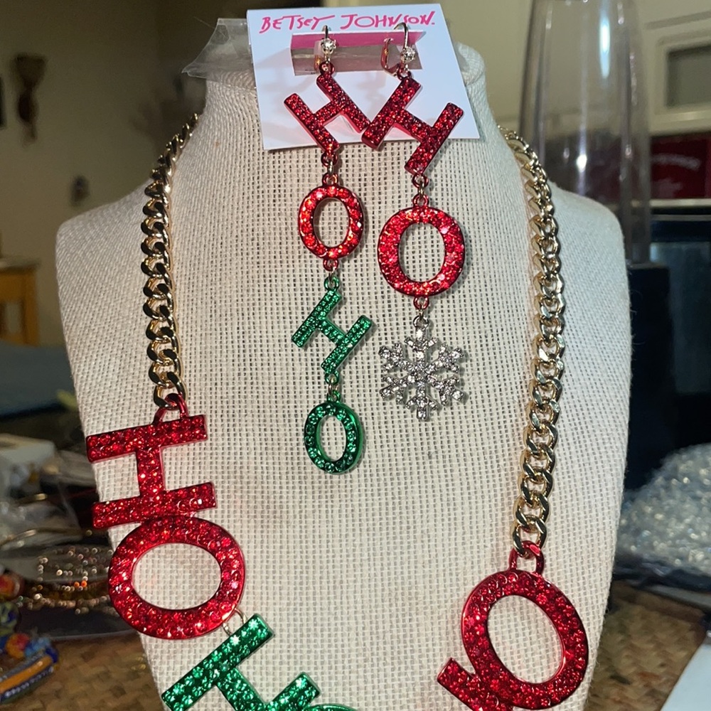 - Betsey Johnson Red and Green Necklace 🎄Ho Ho Ho ❄️ with matching earrings